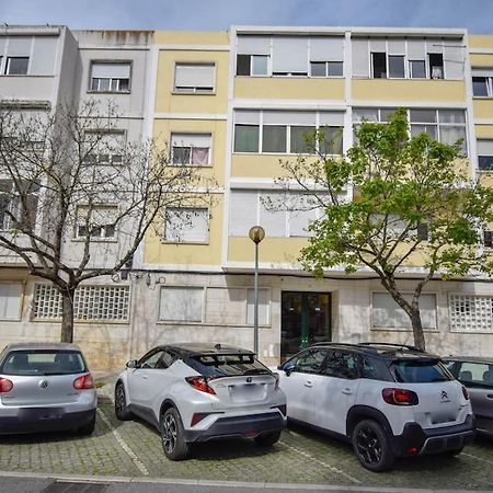 Cozy And Sunny Family Apartment リスボン エクステリア 写真
