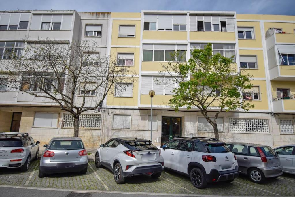 Cozy And Sunny Family Apartment リスボン エクステリア 写真