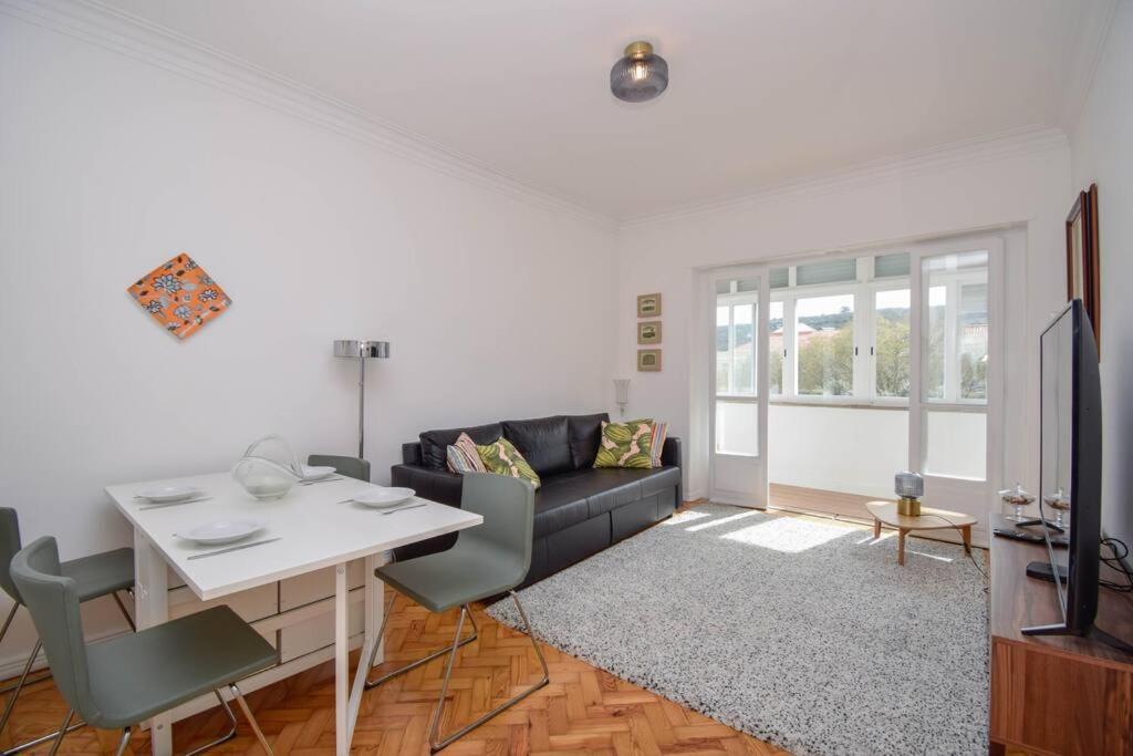 Cozy And Sunny Family Apartment リスボン エクステリア 写真